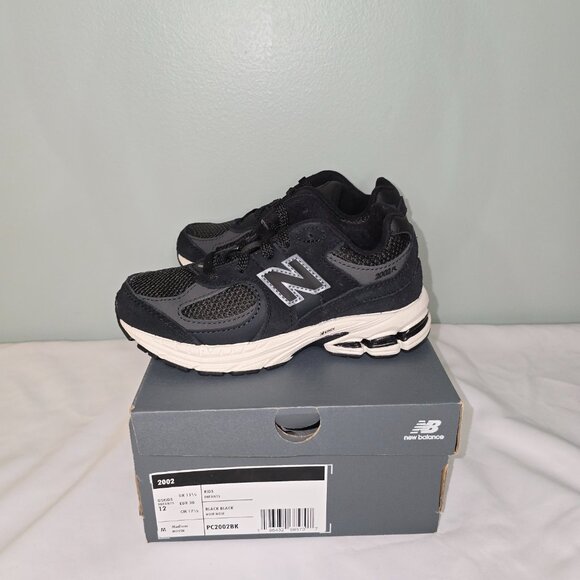 New Balance 2002, US Kid's, Black/Black, Various Sizes 12M & 11M, New in Box - Picture 4 of 8